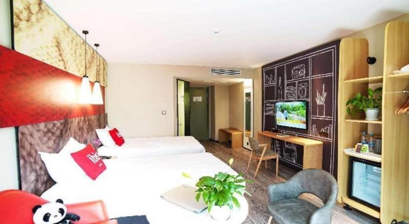 Отель Ibis Chengdu Chunxi Road Shudu Mansion Экстерьер фото