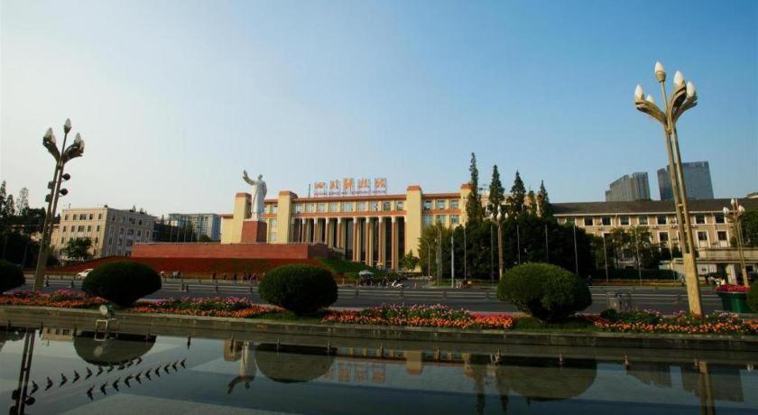 Отель Ibis Chengdu Chunxi Road Shudu Mansion Экстерьер фото